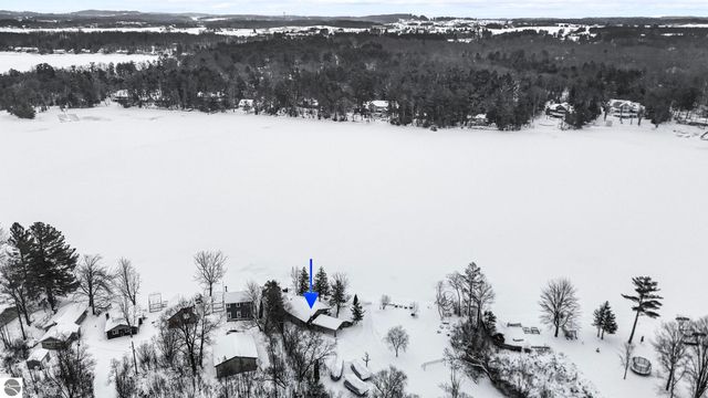 7811 Hillside Drive, Traverse City, MI 49685