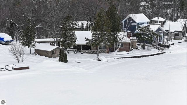 7811 Hillside Drive, Traverse City, MI 49685