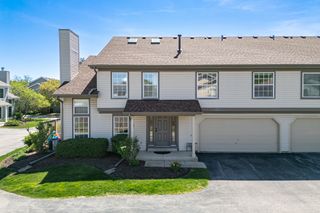 3S082 Timber Drive 7B, Warrenville, IL 60555