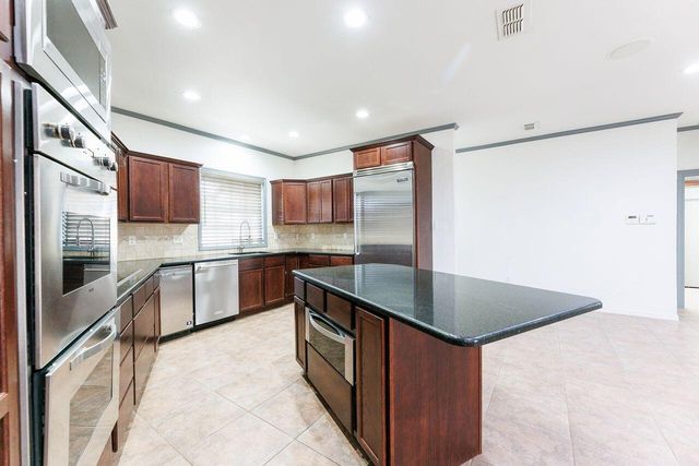 5811 11th Place, UNIT 9, Lubbock, TX 79416