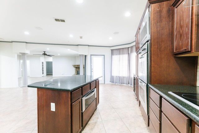 5811 11th Place, UNIT 9, Lubbock, TX 79416