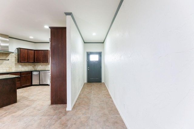 5811 11th Place, UNIT 9, Lubbock, TX 79416
