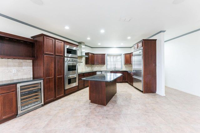 5811 11th Place, UNIT 9, Lubbock, TX 79416
