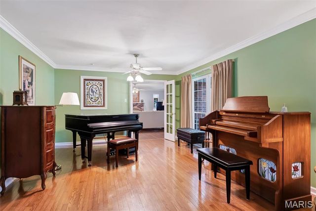 1010 Dovergate Drive, Kirkwood, MO 63122