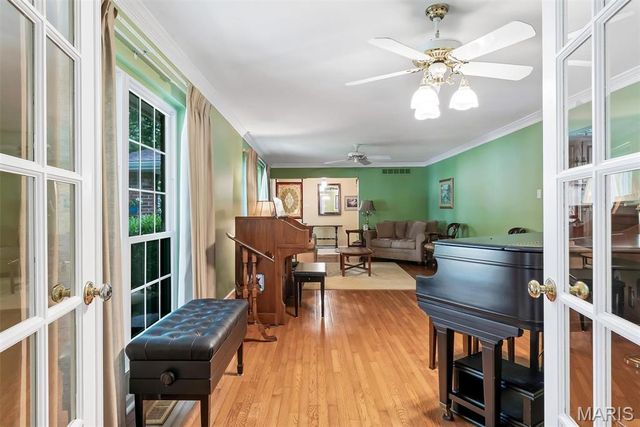 1010 Dovergate Drive, Kirkwood, MO 63122
