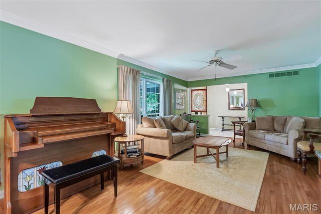 1010 Dovergate Drive, Kirkwood, MO 63122