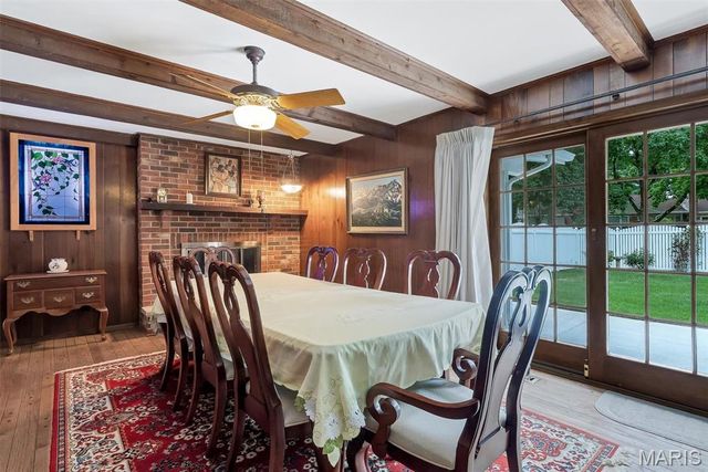 1010 Dovergate Drive, Kirkwood, MO 63122