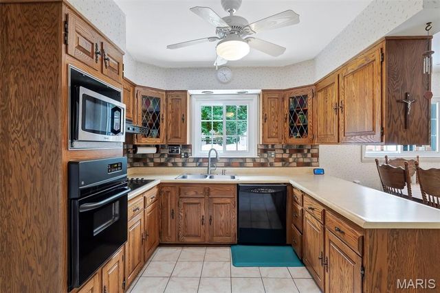 1010 Dovergate Drive, Kirkwood, MO 63122