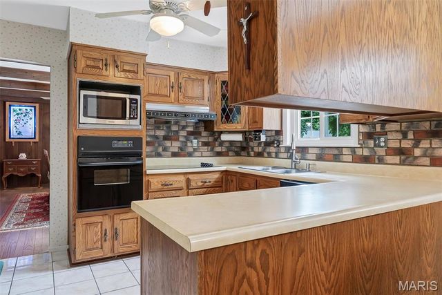 1010 Dovergate Drive, Kirkwood, MO 63122