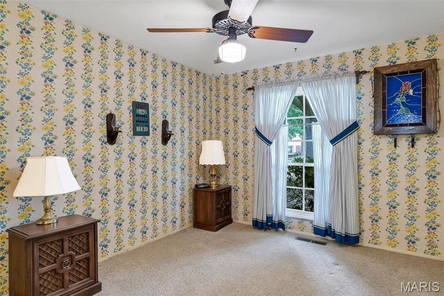 1010 Dovergate Drive, Kirkwood, MO 63122