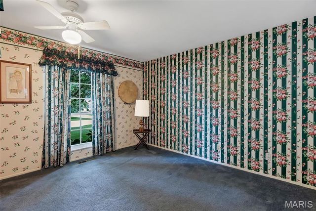 1010 Dovergate Drive, Kirkwood, MO 63122
