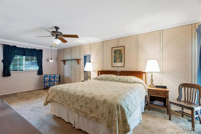 1010 Dovergate Drive, Kirkwood, MO 63122
