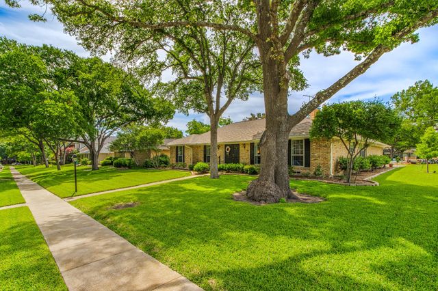 331 Robin Way, Richardson, TX 75080
