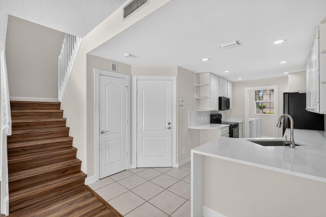 112 Santa Barbara Way, Palm Beach Gardens, FL 33410
