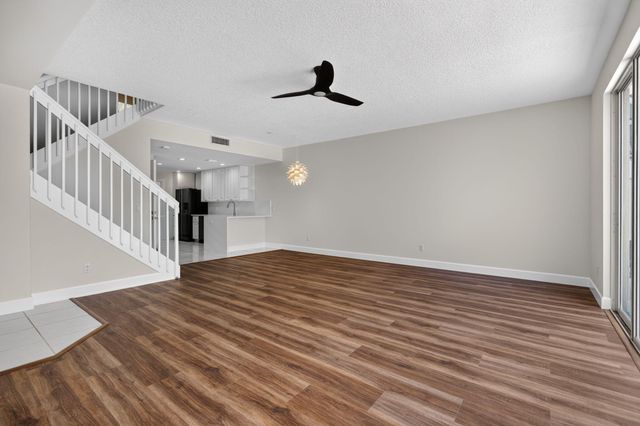 112 Santa Barbara Way, Palm Beach Gardens, FL 33410