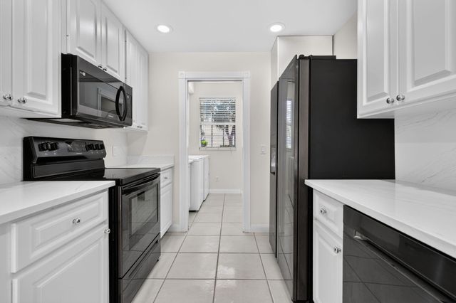 112 Santa Barbara Way, Palm Beach Gardens, FL 33410