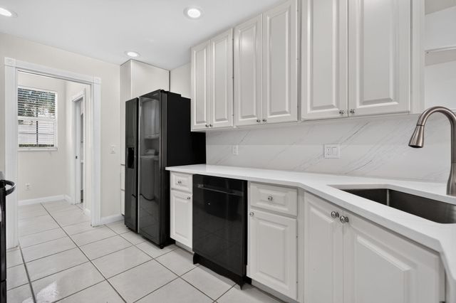 112 Santa Barbara Way, Palm Beach Gardens, FL 33410