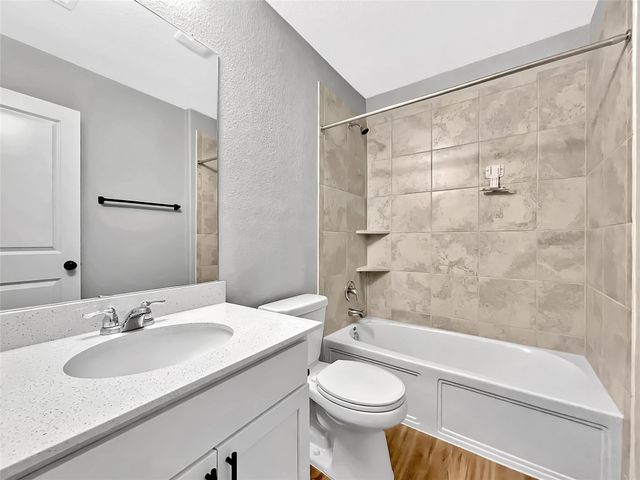 353 Bronco Billy DR, Jarrell, TX 76537