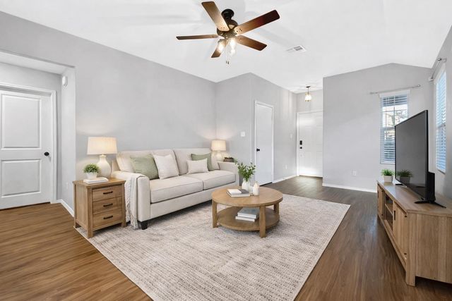 353 Bronco Billy DR, Jarrell, TX 76537