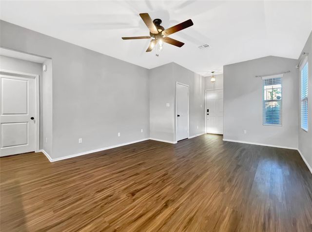 353 Bronco Billy DR, Jarrell, TX 76537