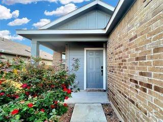 353 Bronco Billy DR, Jarrell, TX 76537