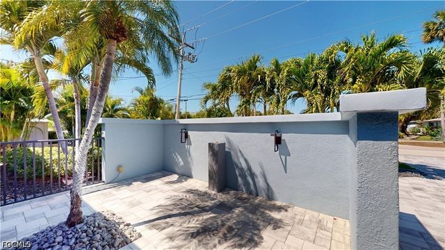 814 El Dorado PKWY E, Cape Coral, FL 33904