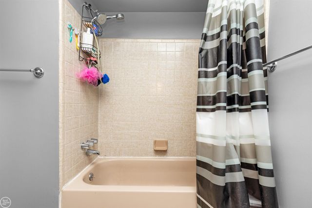 40802 Karen Court, Clinton Township, MI 48038