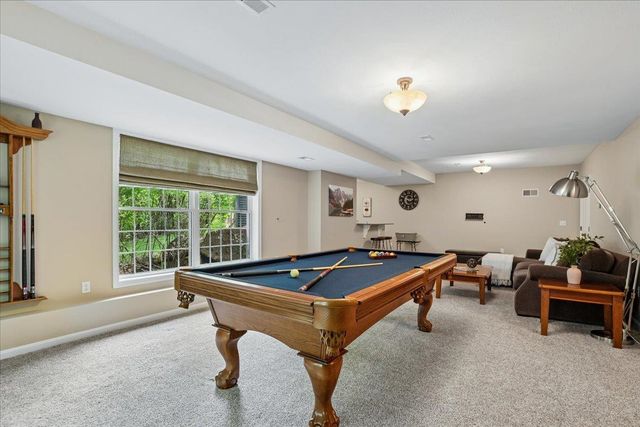 22 Elizabeth Way, Bedford, NH 03110