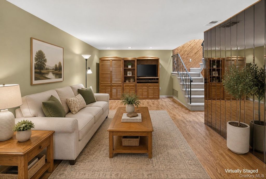278 Brettonwoods Drive 278, Coram, NY 11727 — photo 3