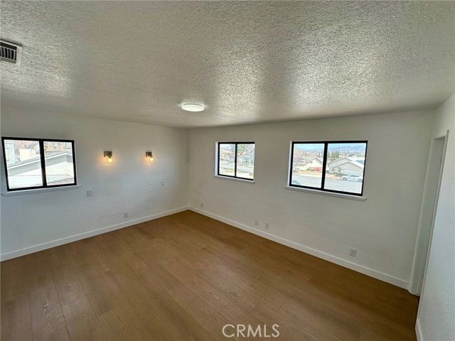 12780 Amberwood, Victorville, CA 92395