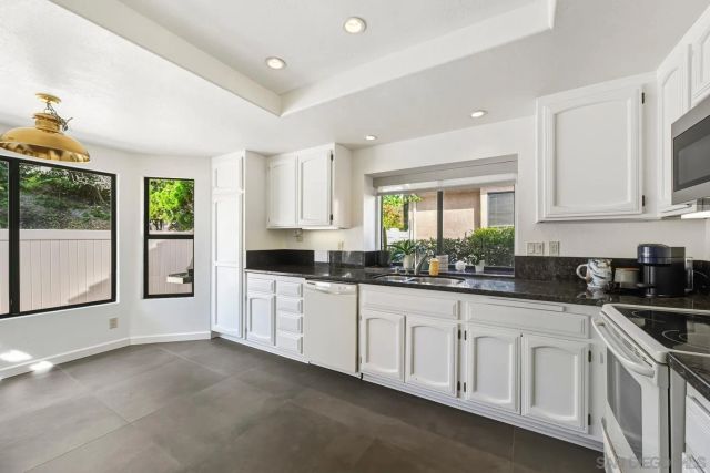 15606 Via Marchena, San Diego, CA 92128