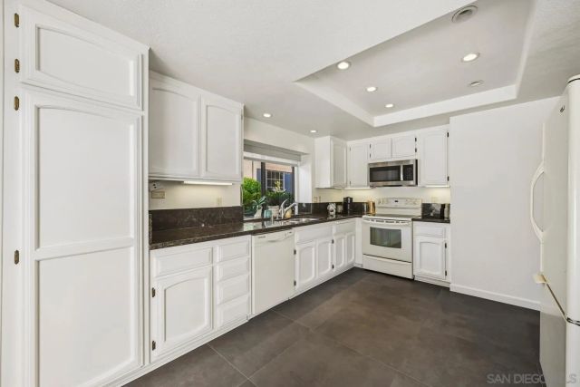 15606 Via Marchena, San Diego, CA 92128