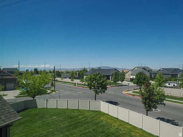 879 W SADDLEBROOK DR, Kaysville, UT 84037