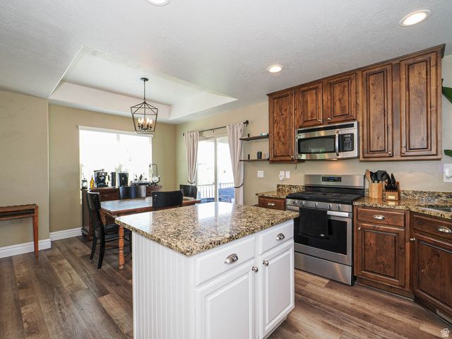 879 W SADDLEBROOK DR, Kaysville, UT 84037