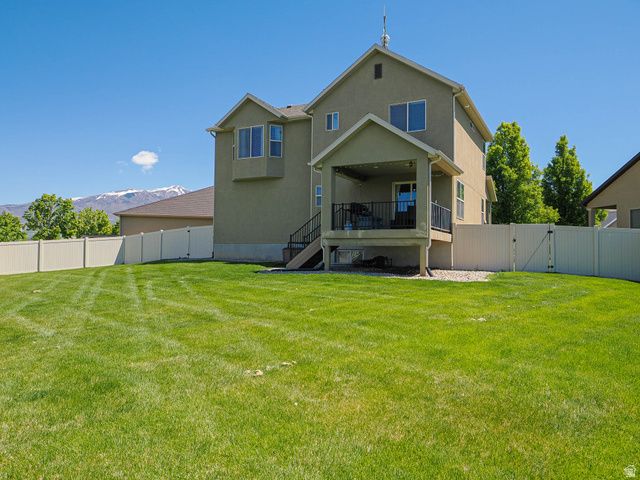 879 W SADDLEBROOK DR, Kaysville, UT 84037