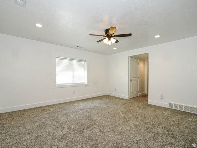 879 W SADDLEBROOK DR, Kaysville, UT 84037