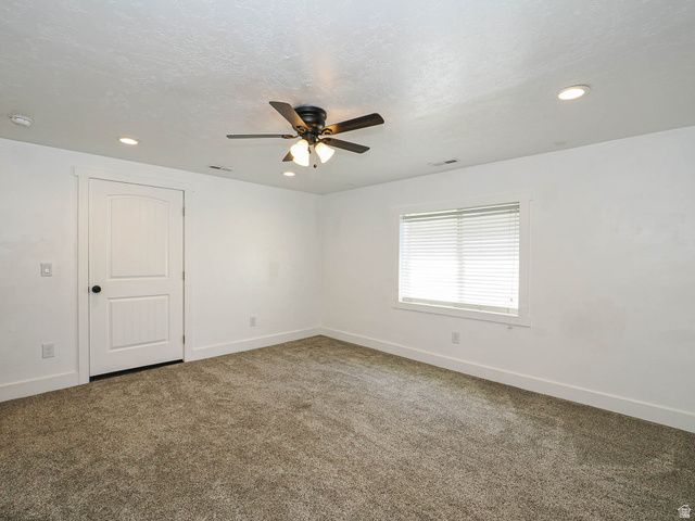 879 W SADDLEBROOK DR, Kaysville, UT 84037