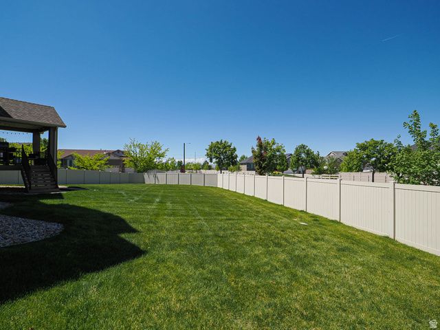 879 W SADDLEBROOK DR, Kaysville, UT 84037