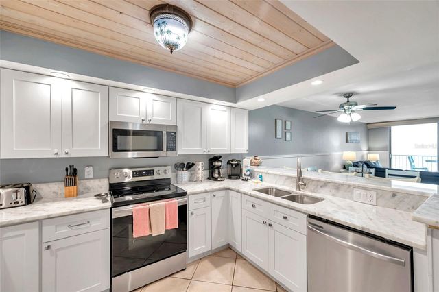 20000 GULF BOULEVARD 305, Indian Shores, FL 33785