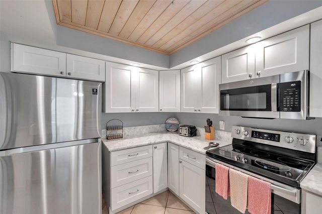 20000 GULF BOULEVARD 305, Indian Shores, FL 33785