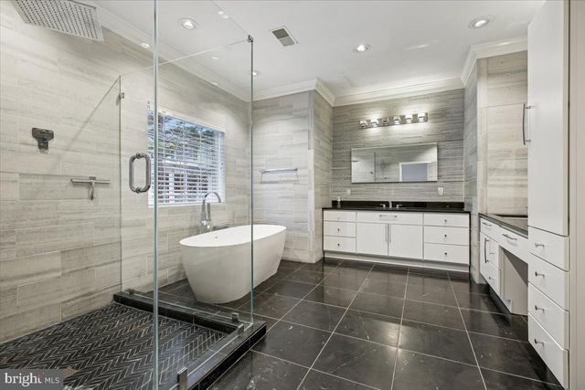 3 BIG OAK CT, Rockville, MD 20850