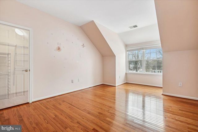 3 BIG OAK CT, Rockville, MD 20850