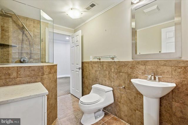 3 BIG OAK CT, Rockville, MD 20850