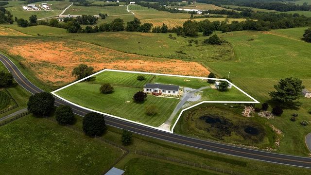 2347 EAST POINT RD, Elkton, VA 22827