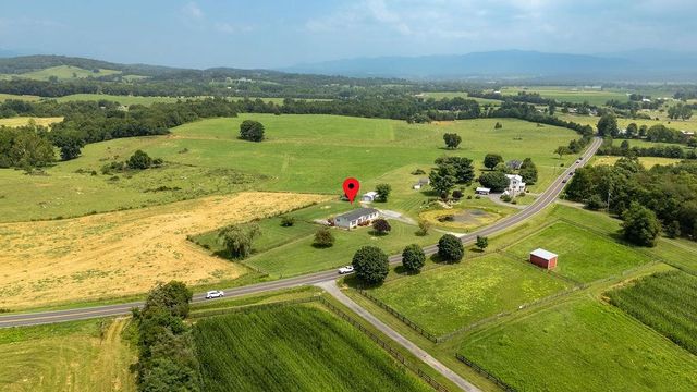 2347 EAST POINT RD, Elkton, VA 22827