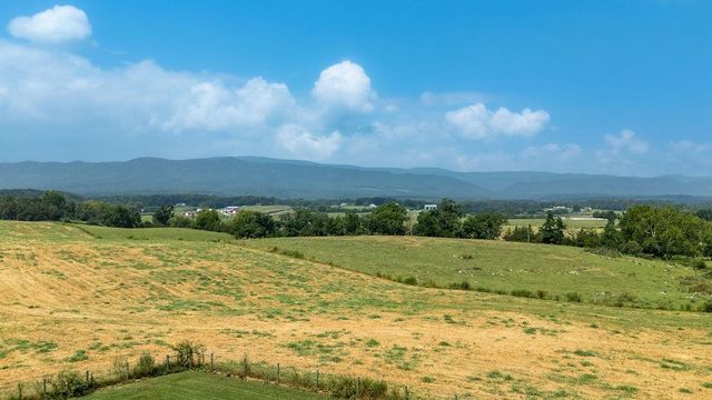 2347 EAST POINT RD, Elkton, VA 22827