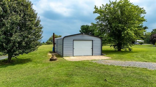 2347 EAST POINT RD, Elkton, VA 22827