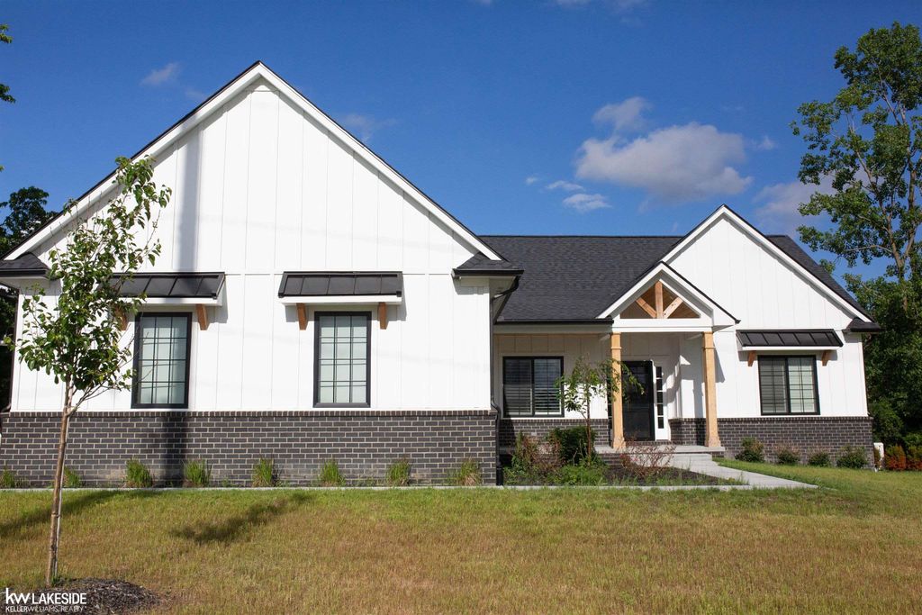 72260 North Avenue, Armada, MI 48005