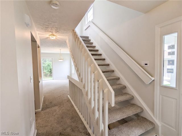 1352 Meadow Run, Copley, OH 44321