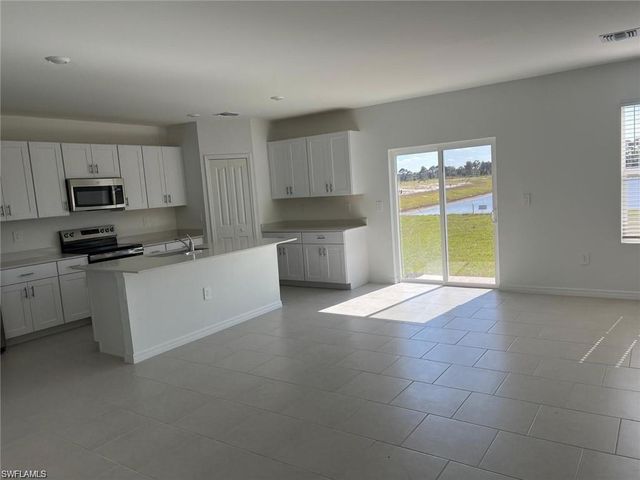 19550 Fairhill CT, Lehigh Acres, FL 33974